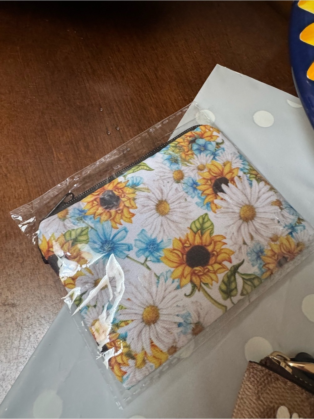 Coach Wristlet Sunflower ๐ป & other sunflower accessories - Picture 6 of 9